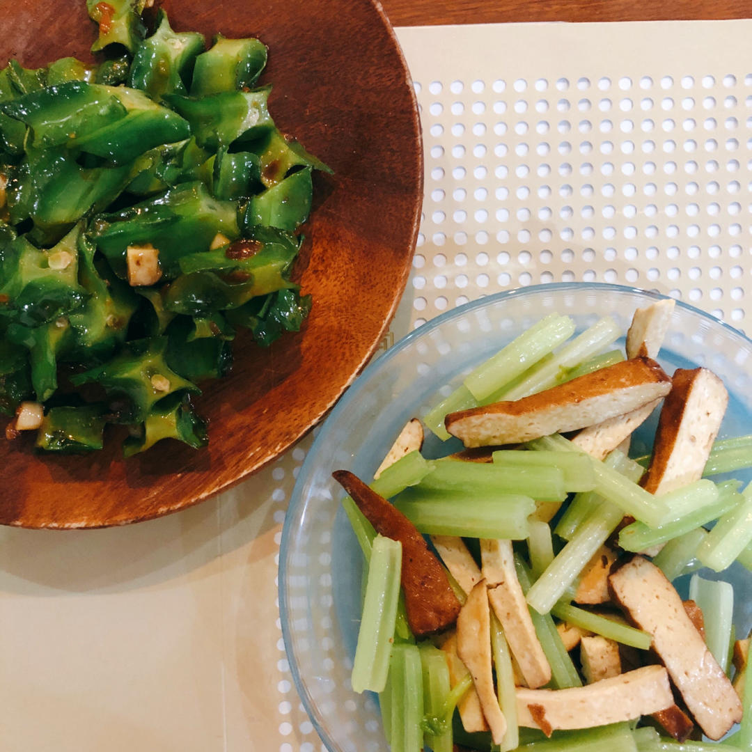 芹菜炒香干