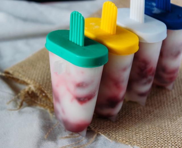 樱桃蜂蜜酸奶漩冰棒的做法