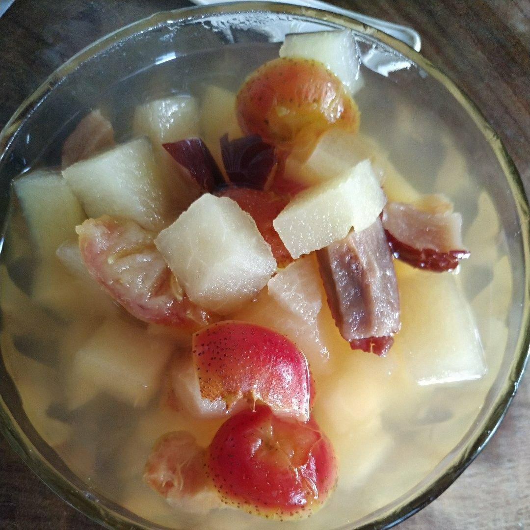 开胃必备，山楂红枣苹果汤，酸甜助消化！