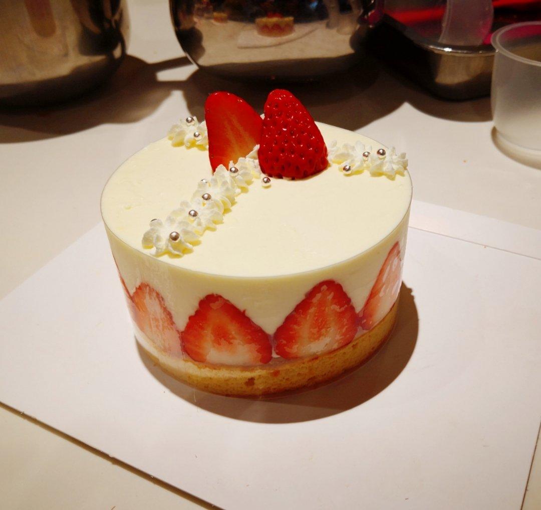 v小姐的小厨房做的草莓慕斯(无需蛋糕片)