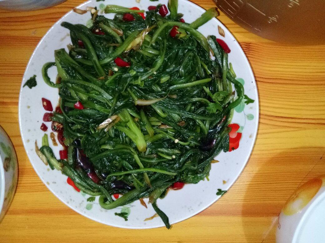 凉拌酸辣油麦菜