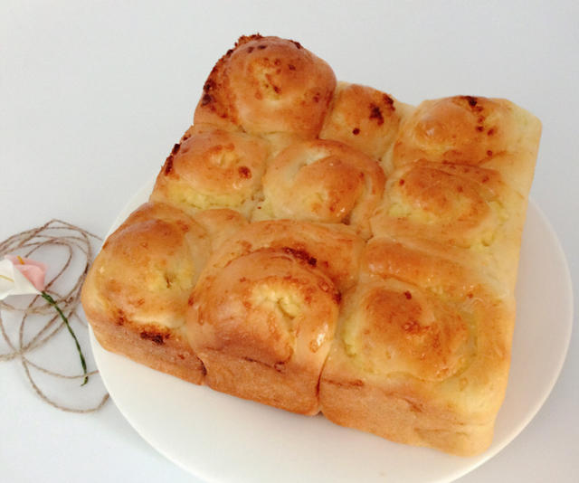 炼奶椰蓉面包卷