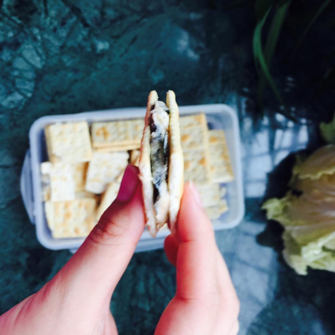 牛轧糖夹心苏打饼干