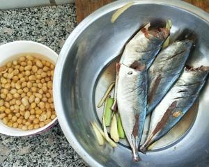 刺鲅鱼闷黄豆🍲的做法 步骤1