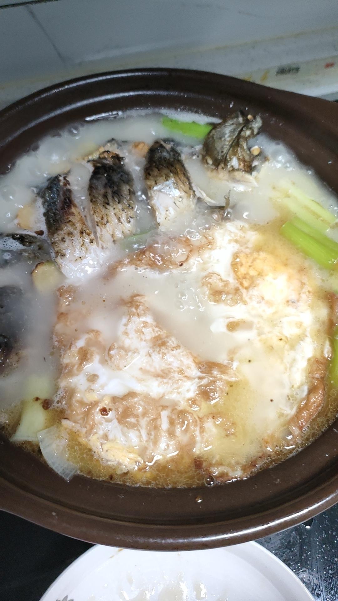 奶白鲫鱼豆腐汤|一条鱼最后的温柔