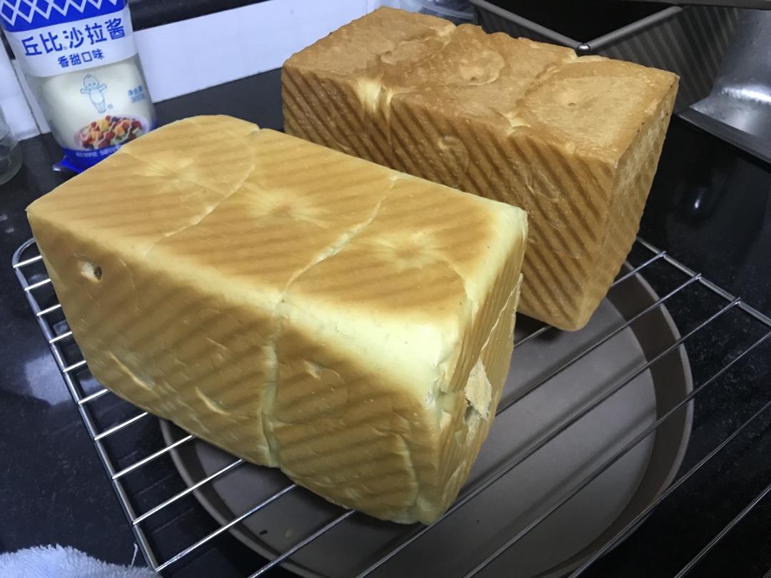 用烤箱自己做面包--手工牛奶吐司面包