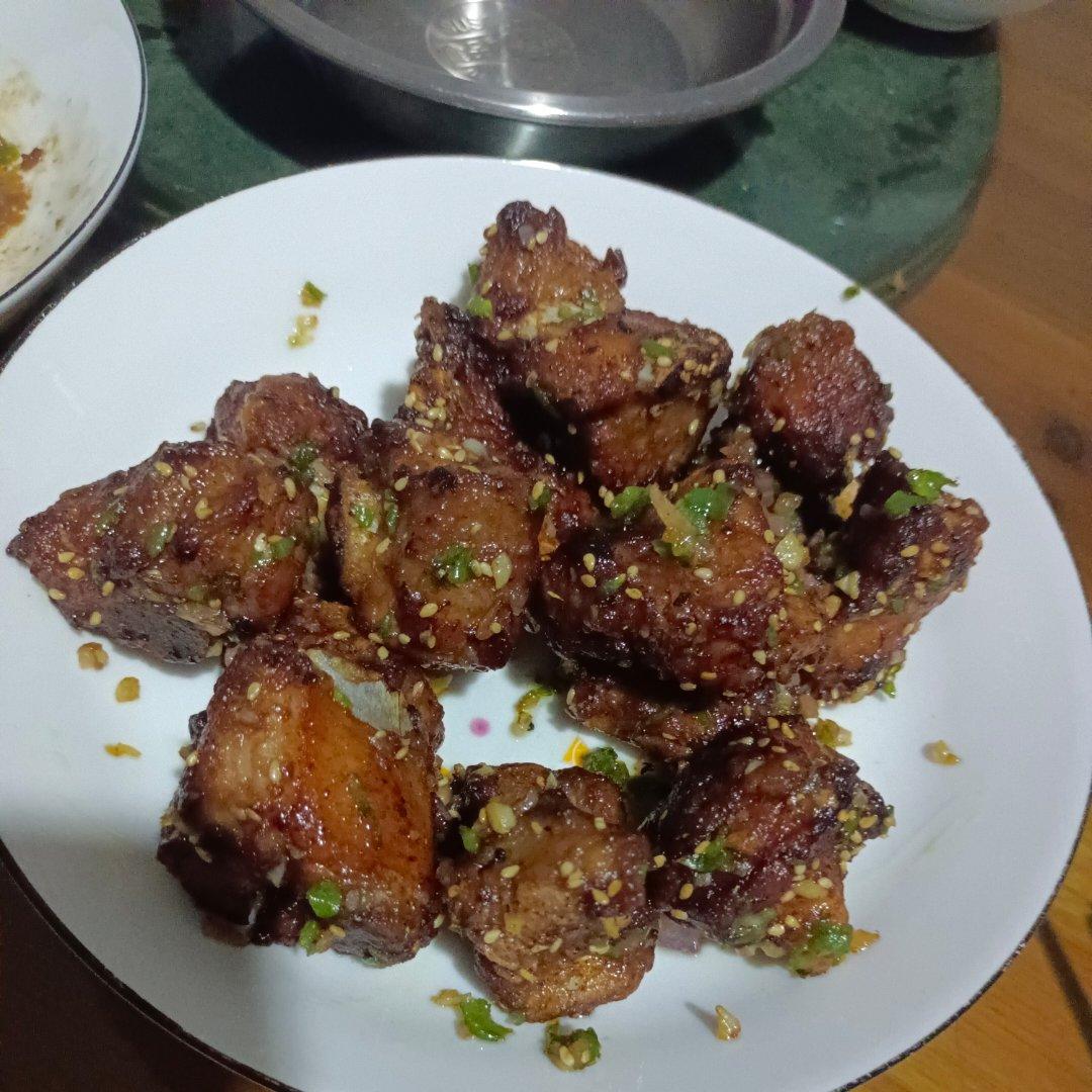 完美复刻中餐厅38块钱一份的椒盐排骨，骨香肉烂，好吃到吮手指