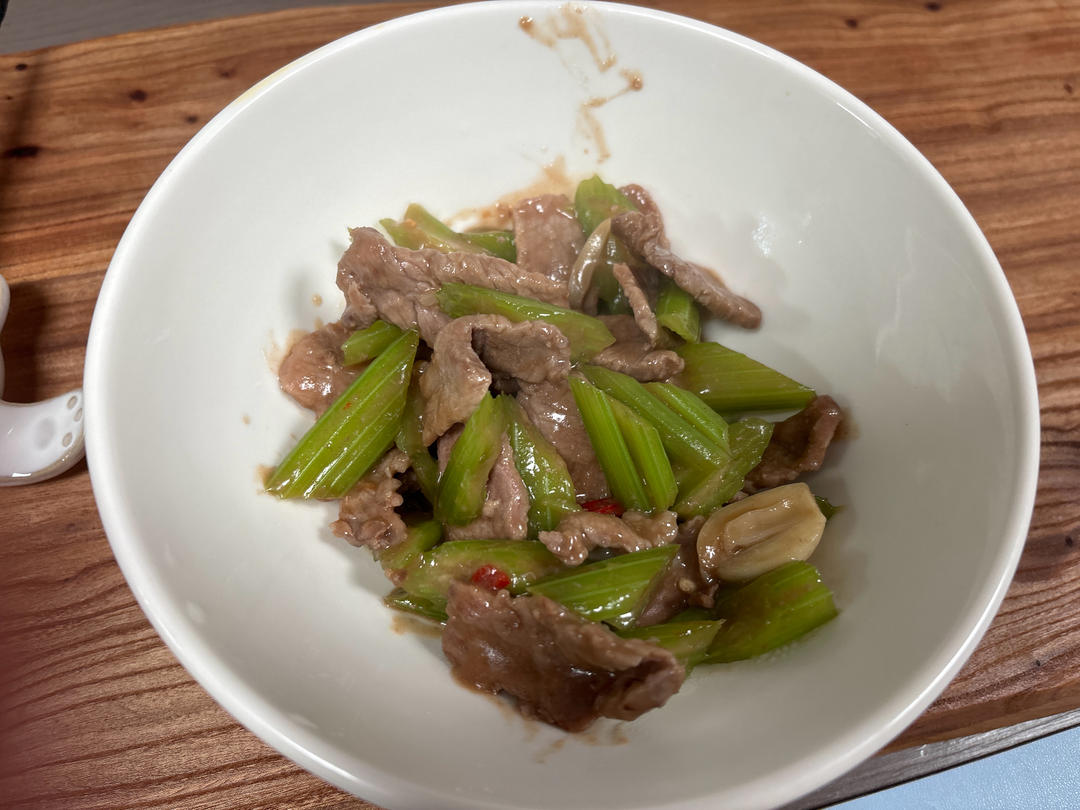 西芹炒牛肉