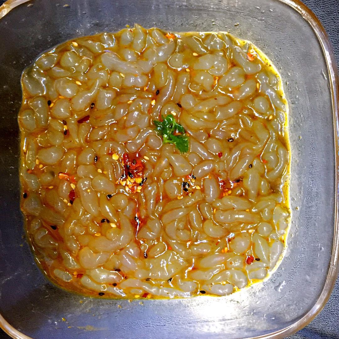 圣诞夜的雪花做的凉粉娃娃鱼