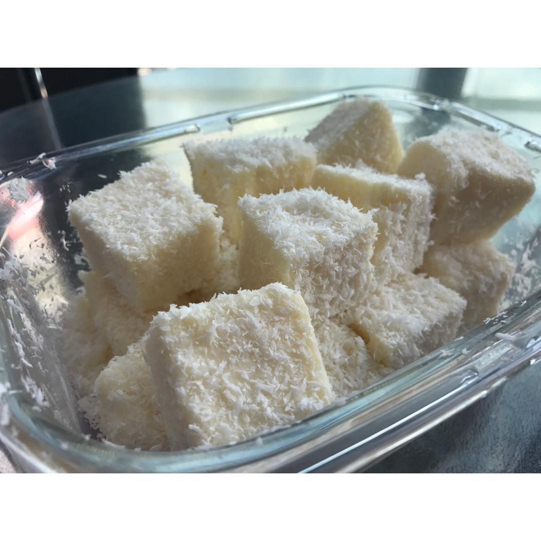 完胜85度C牛奶椰丝小方