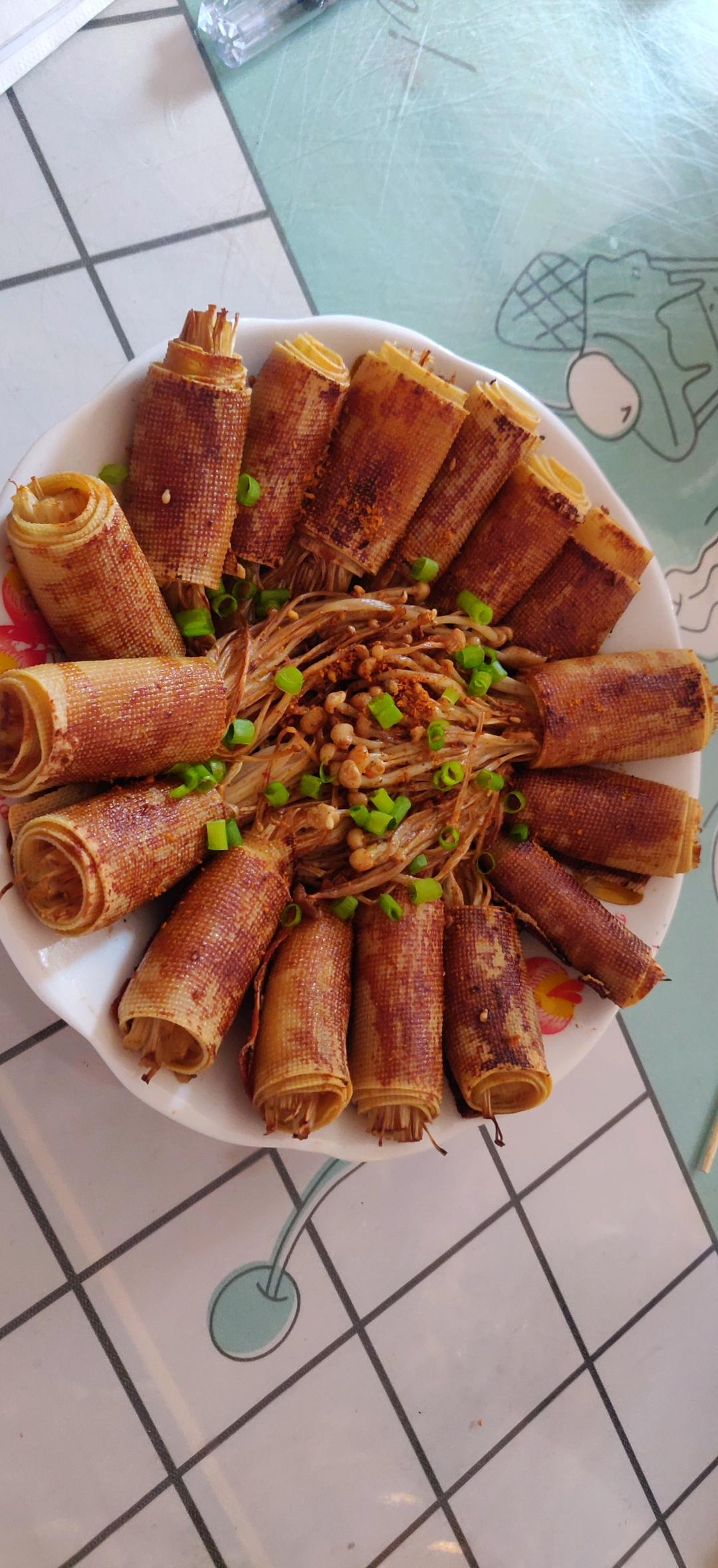 豆腐皮金针菇卷