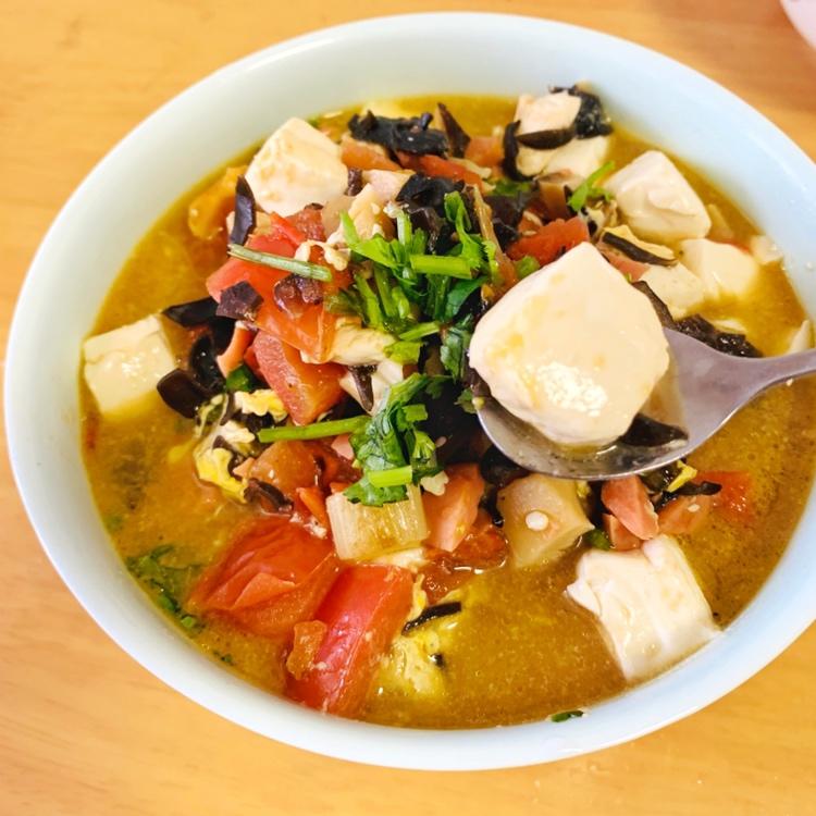 【瘦身又美味】西红柿金针菇豆腐汤