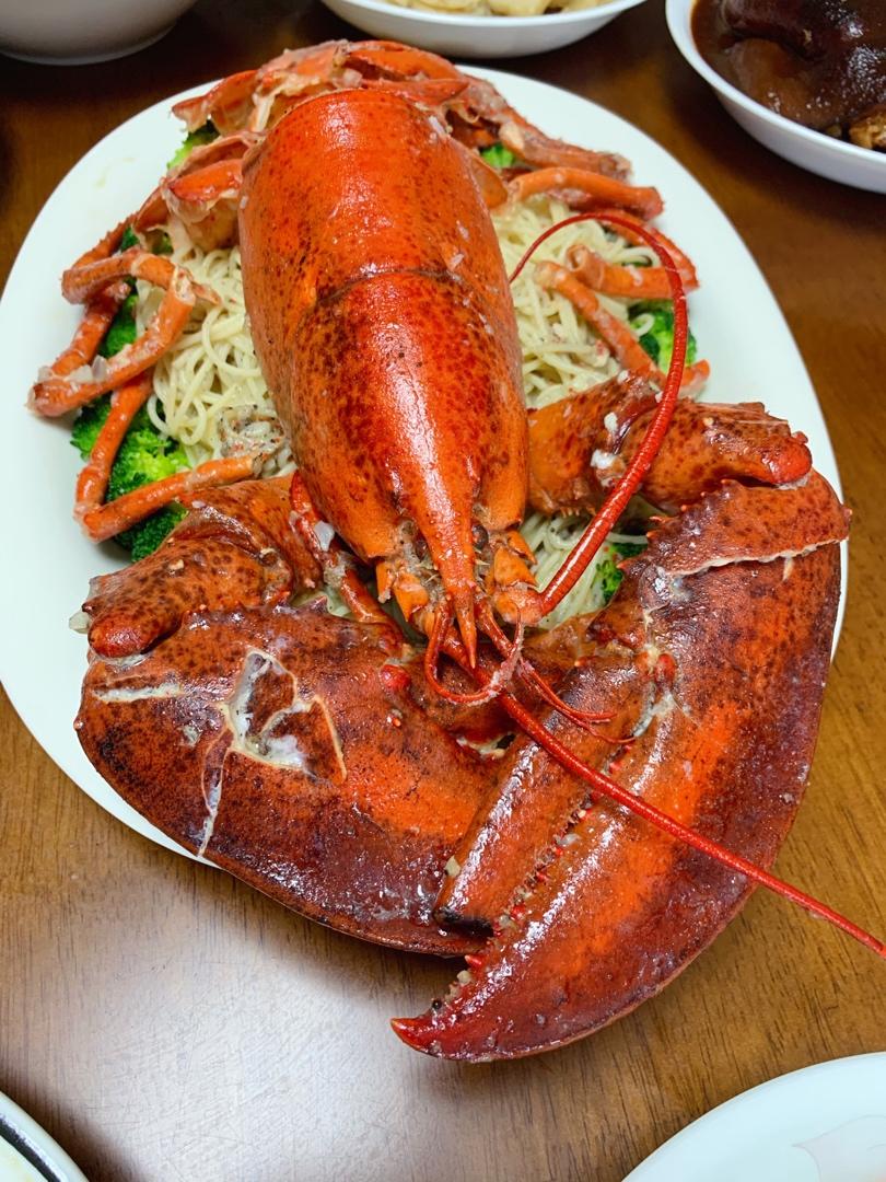老广东酒楼的龙虾伊面