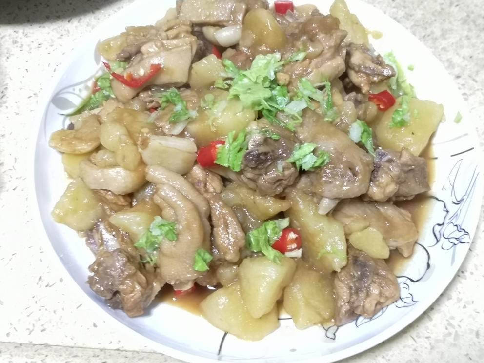 黄焖鸡土豆的做法