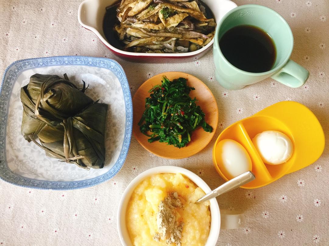 每天，叫醒我的是早餐