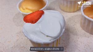 10寸小烤箱也能做的草莓纸杯蛋糕｜低油糖蛋糕的做法 步骤7