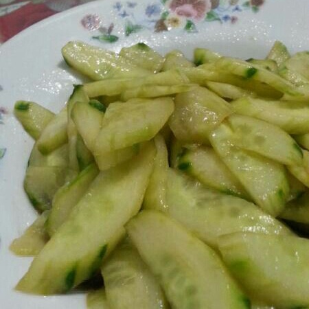 夏日清新凉拌黄瓜
