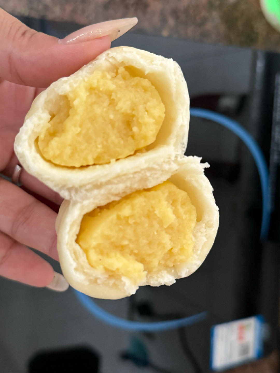 松软香甜的奶黄包，很快就可以搞定。