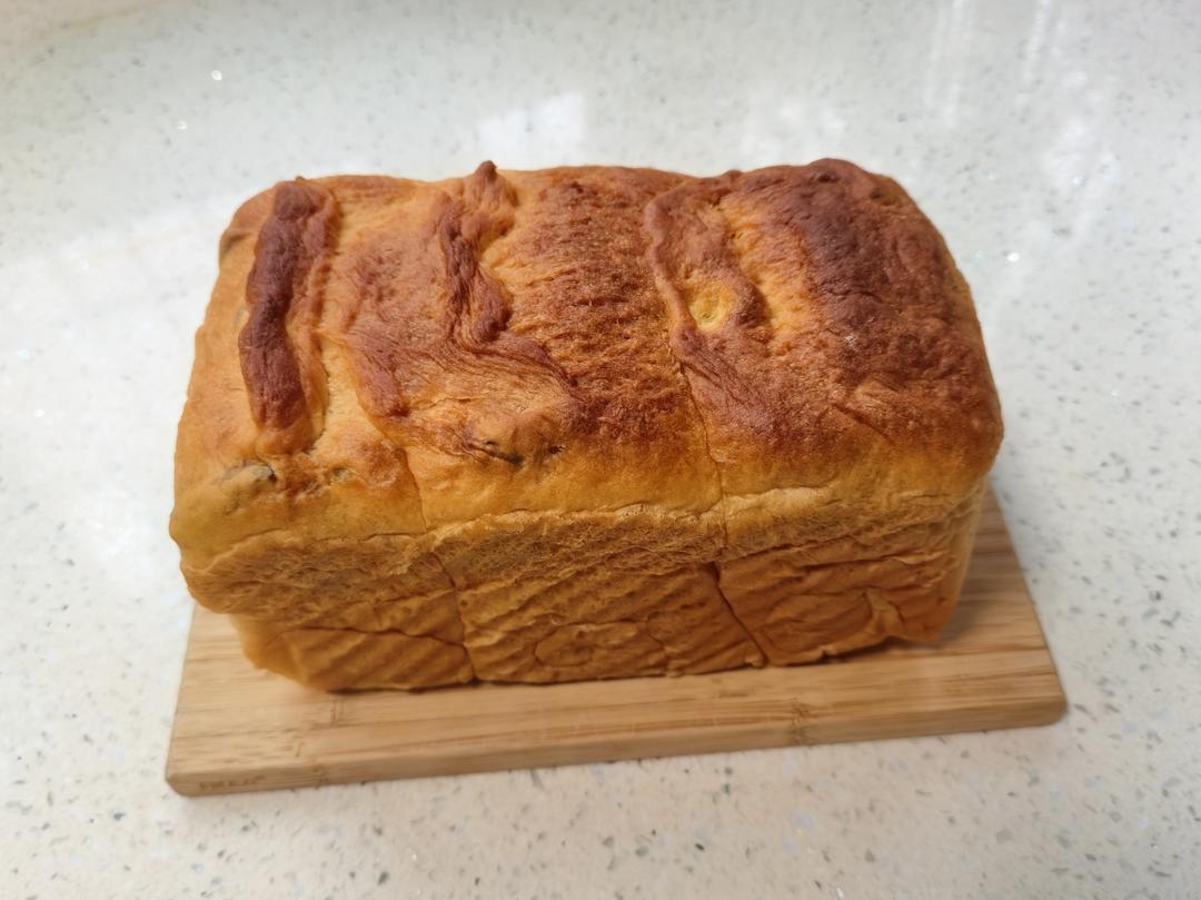 新手也能一次就成功的葡萄干吐司面包（无黄油版）