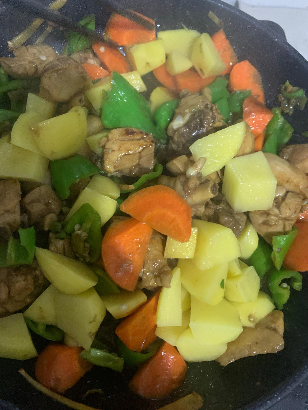 红烧鸡块炖土豆