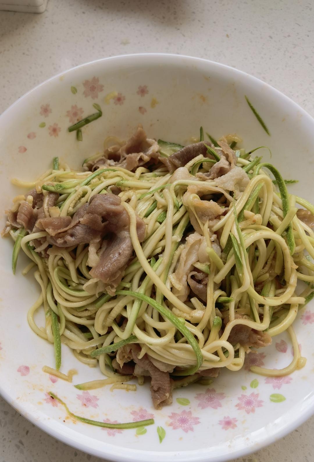 炝拌笋瓜丝，清甜脆爽酸辣开胃，强烈推荐！