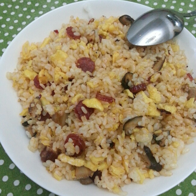 腊肠蛋炒饭