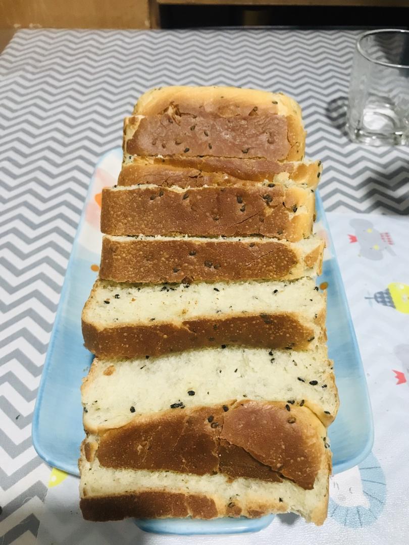 ✔️越嚼越香de黑芝麻咸吐司