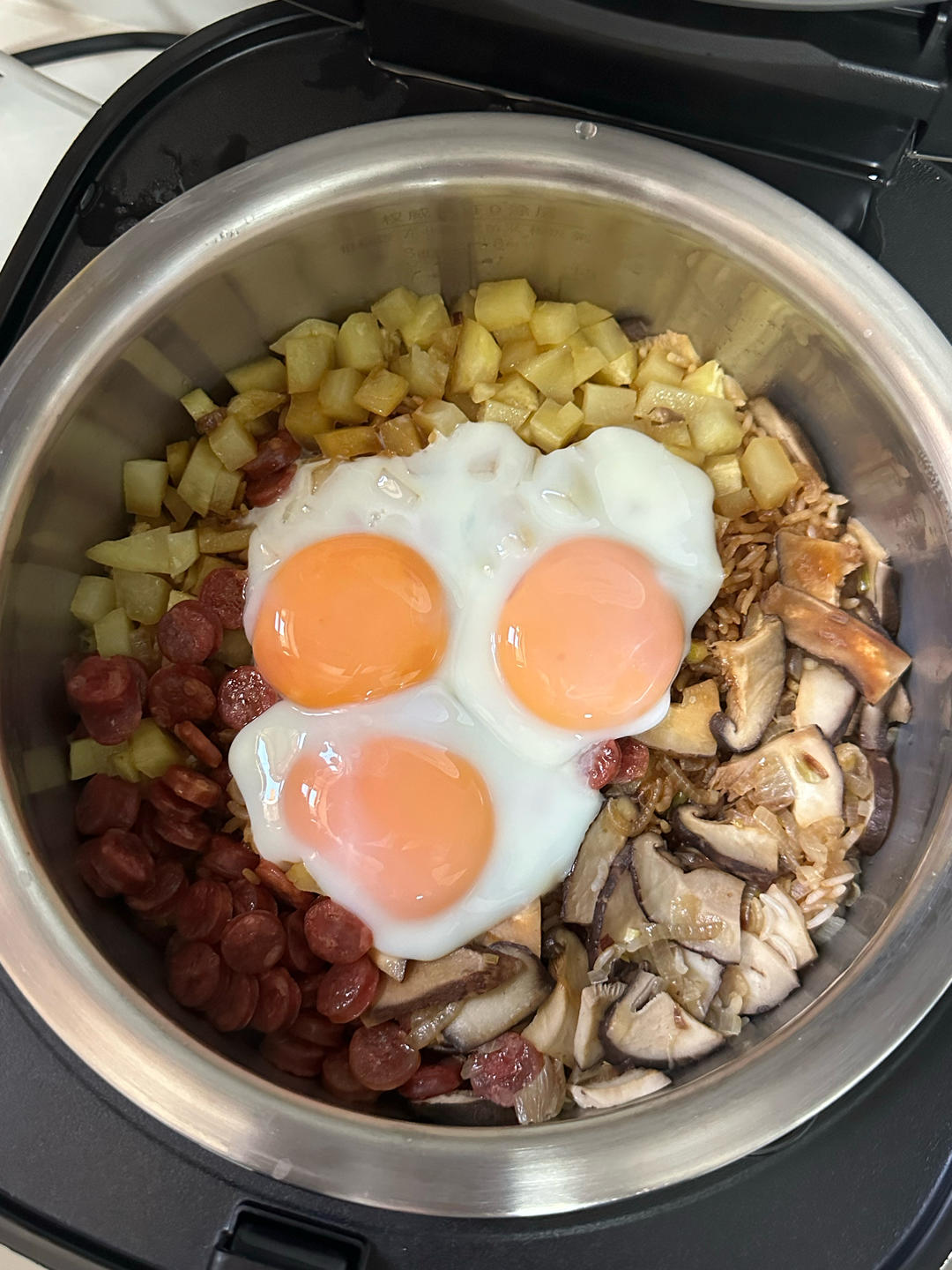 腊肠煲仔饭（电饭锅版）