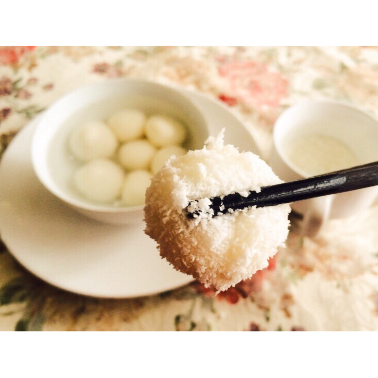 如何快速搓小汤圆且汤圆堆放在一起相互之间不粘连？