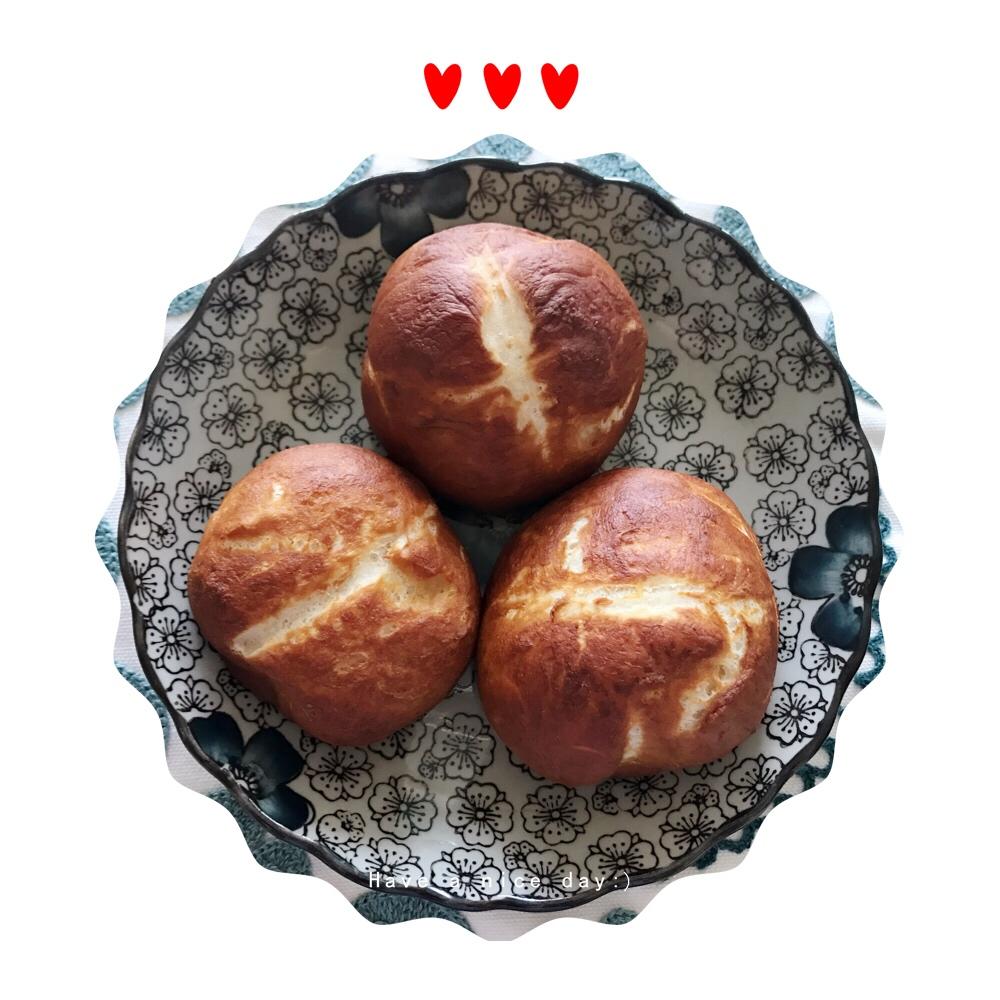 Super Soft Pretzel Rolls「普雷结餐包」