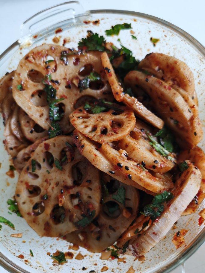 拌藕片，解馋的小菜，酸辣鲜香，好吃不长肉