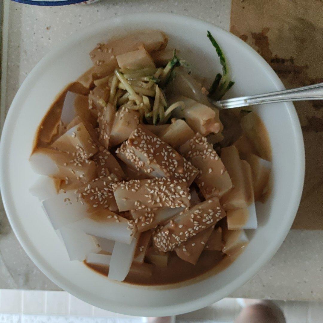 妈妈的味道：巨好吃的北京麻酱凉拌面，快手又清爽的夏季美味