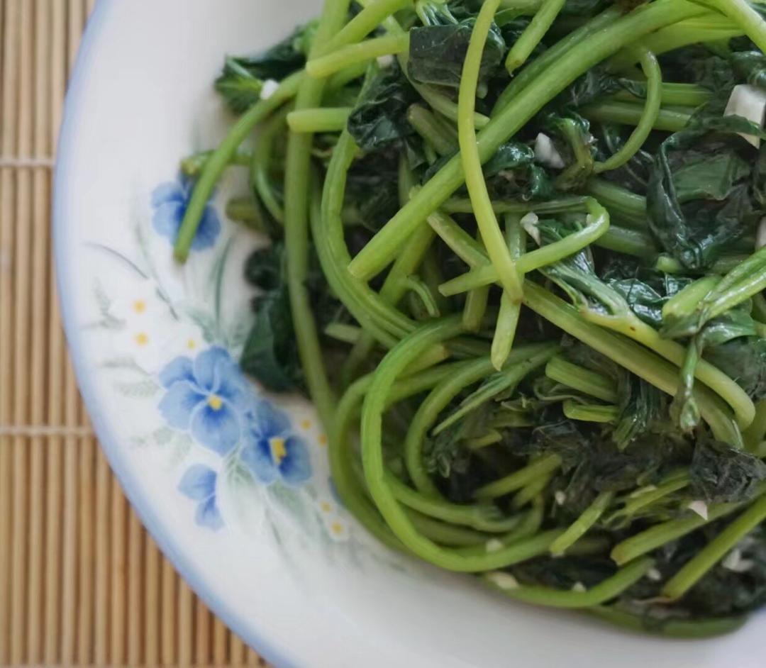 简单到不行的清炒地瓜叶