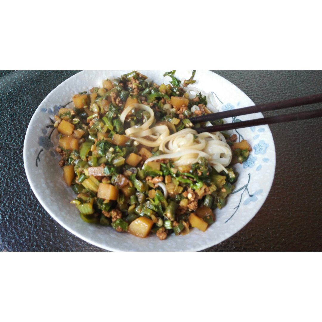 土豆炸酱面