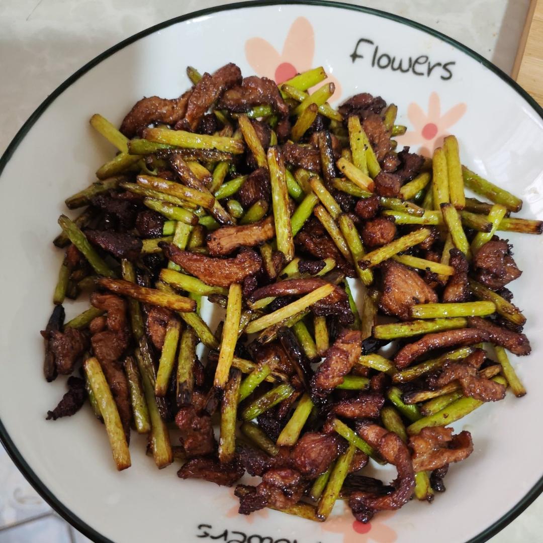 简单易做的下饭菜－蒜苔炒肉