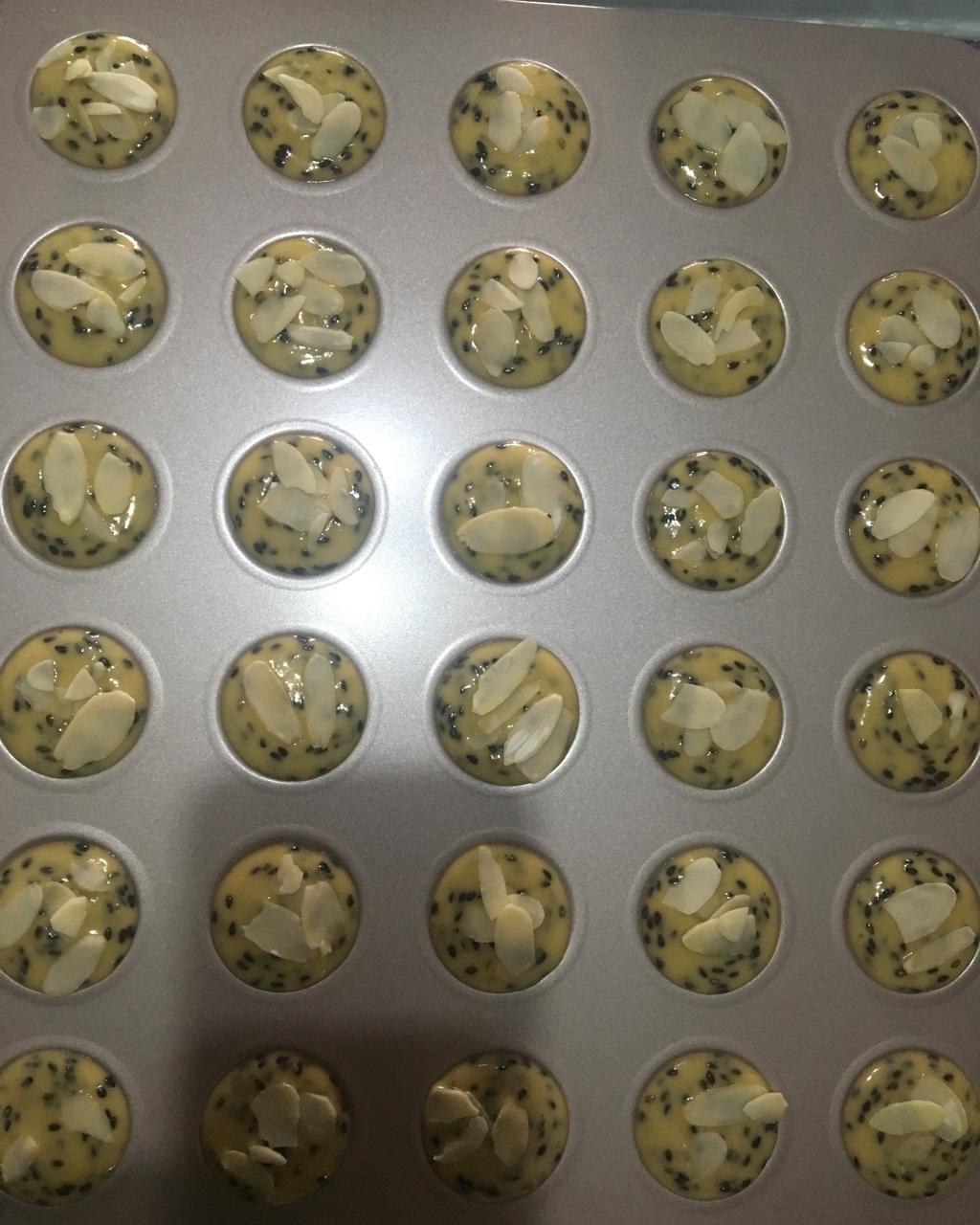 小时候的味道 — 芝麻鸡蛋薄脆饼干