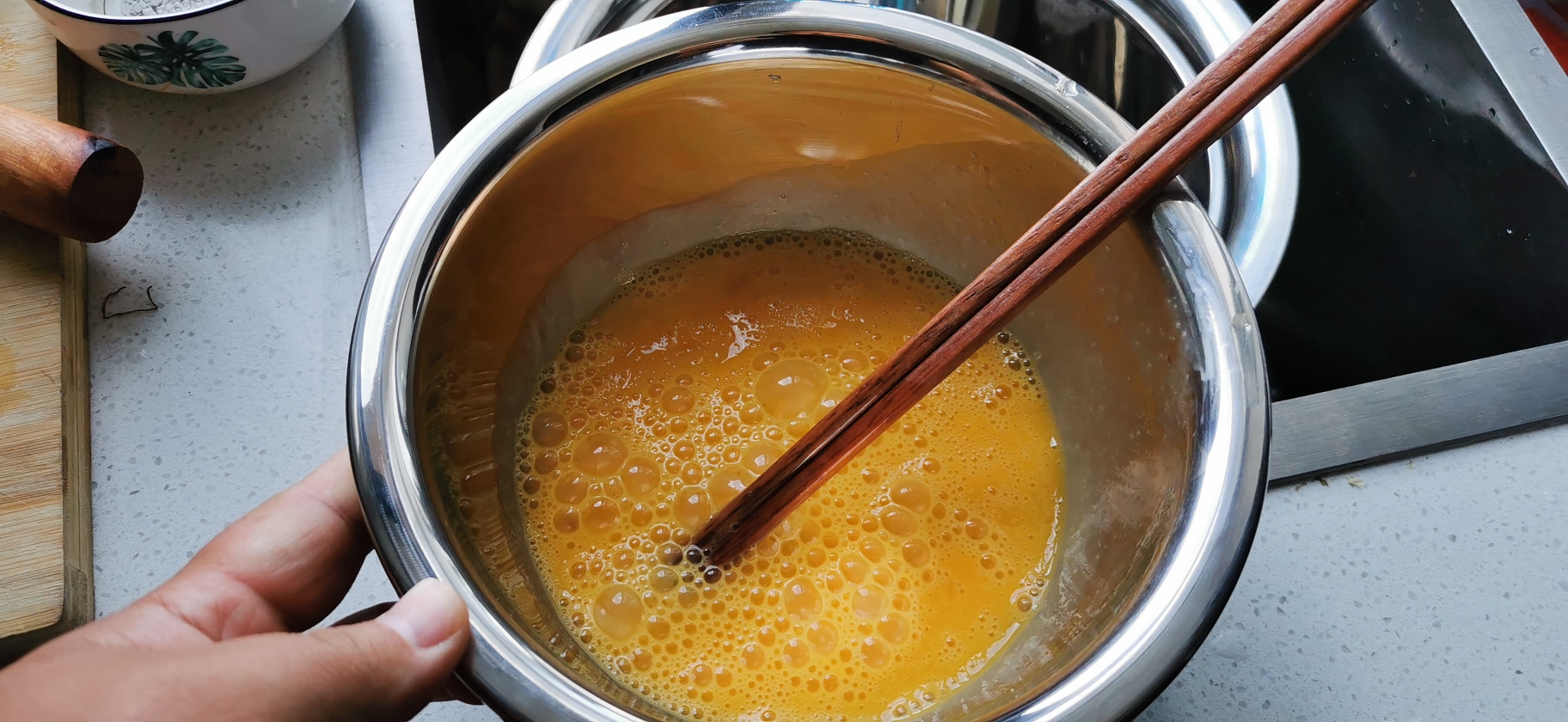 山东味的水烙馍配土豆丝炒蛋的做法 步骤1