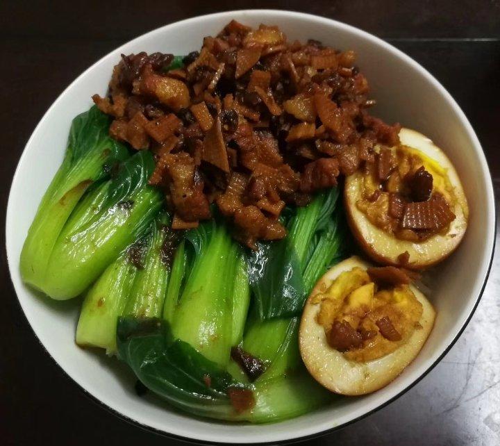 洋葱酥卤肉饭