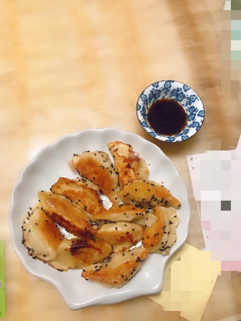 冻饺子版锅贴
