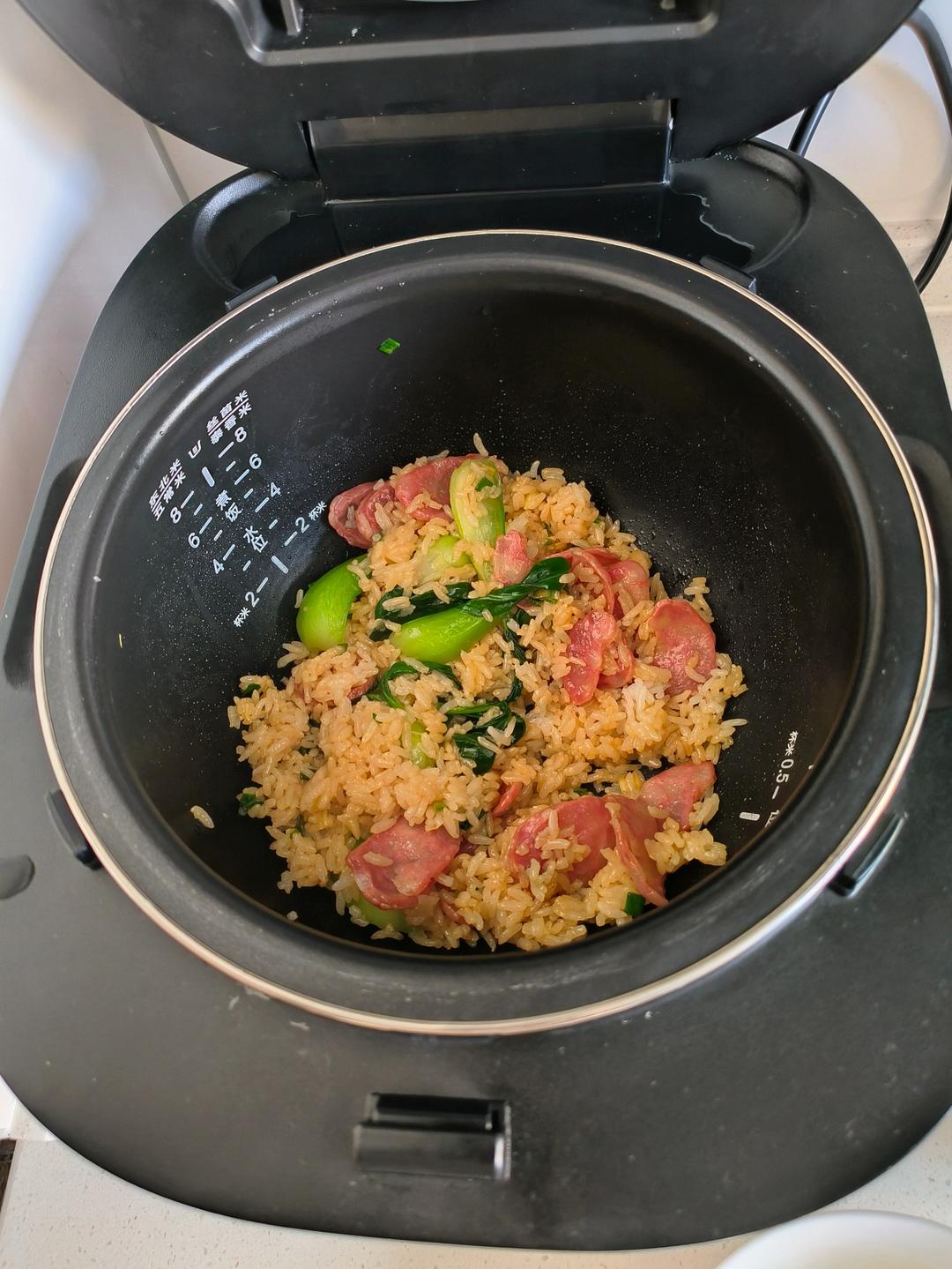 零失败 绝对惊艳 广式腊肠葱油煲仔饭（极简电饭煲版）
