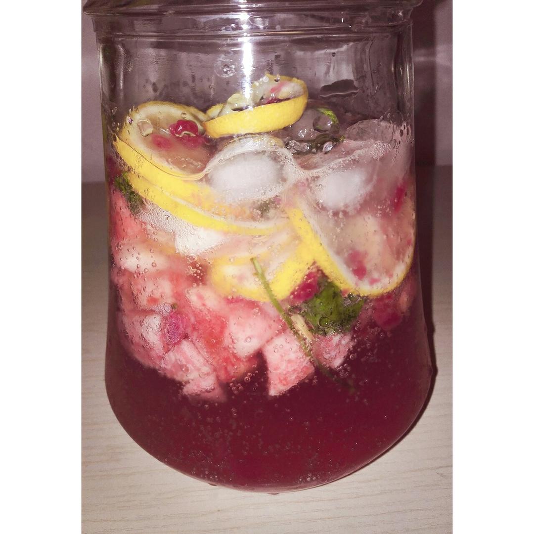 少女特饮蜜桃MOJITO鸡尾酒