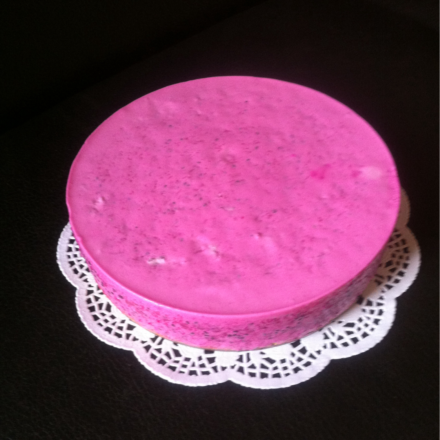 6寸红龙果慕斯蛋糕