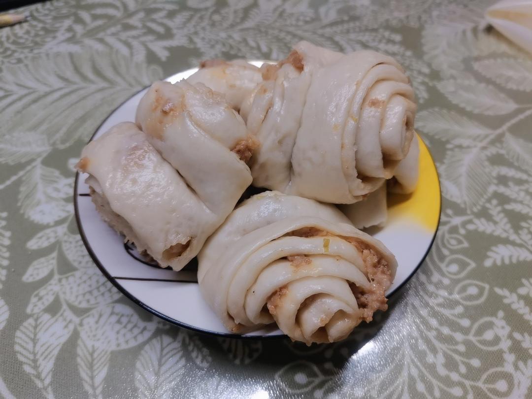 葱香肉花卷