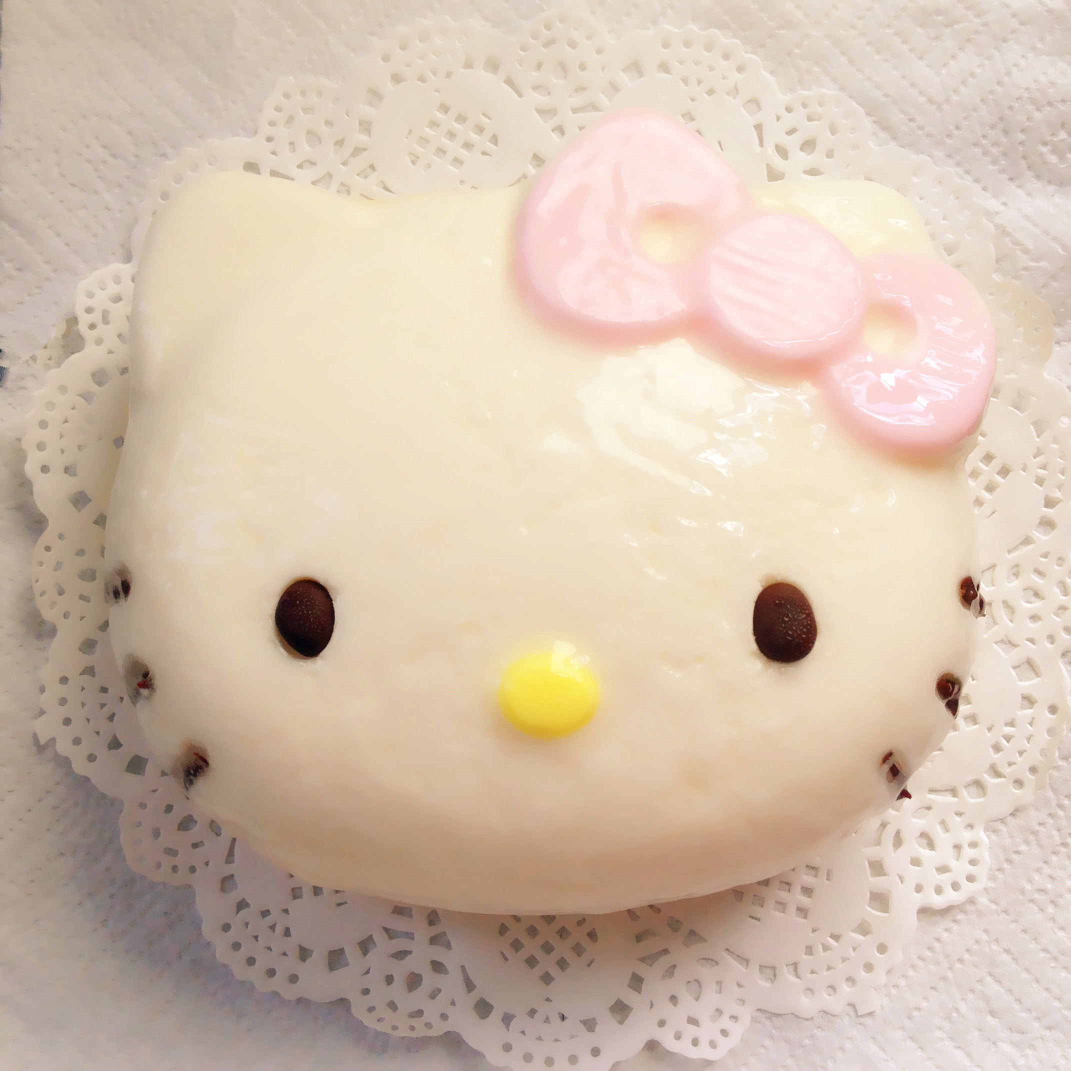 吃货喵330做的酸奶慕斯hellokitty蛋糕
