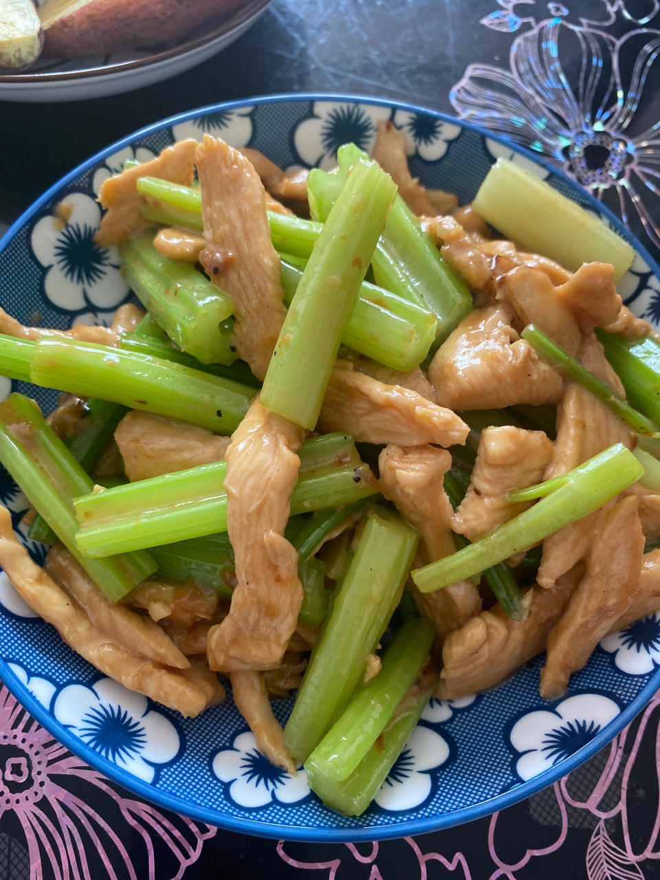 芹菜炒鸡肉