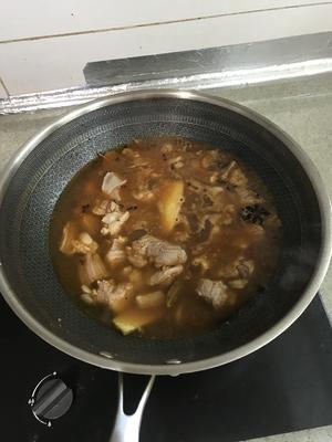 解锁快熟牛腩土豆煲的做法 步骤8
