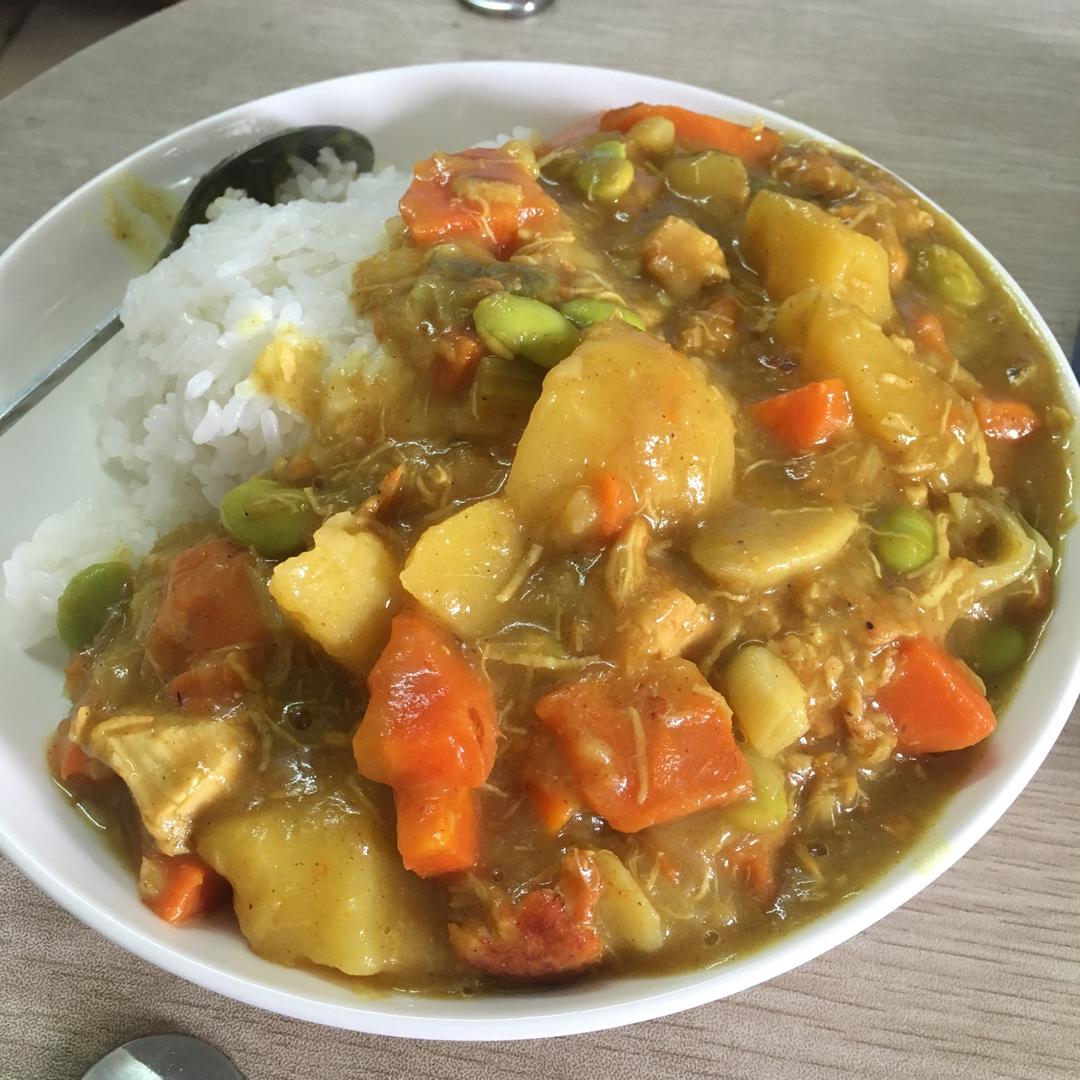咖喱鸡肉饭