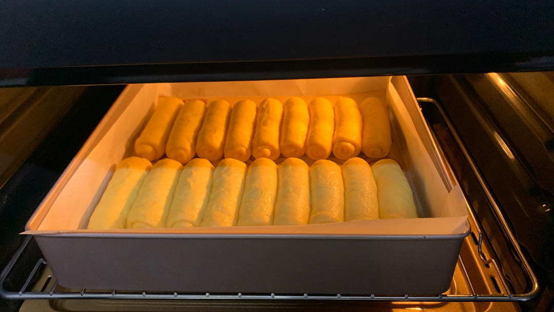 《Tinrry+》双拼芝士牛油排包