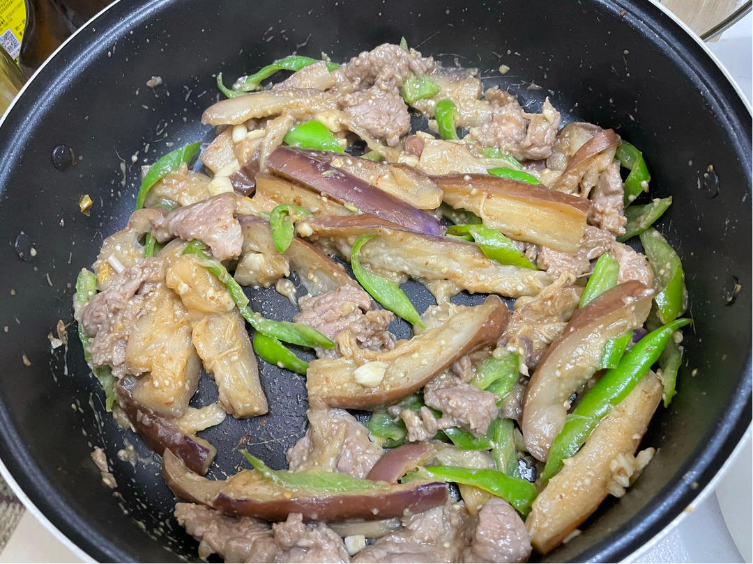 女儿超爱吃的牛肉茄子煲