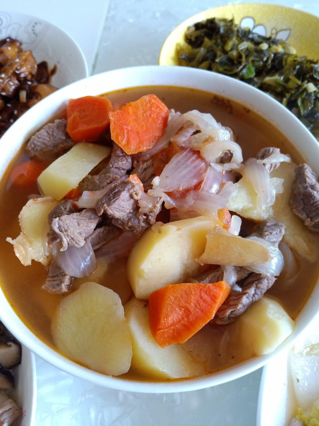 牛肉炖土豆